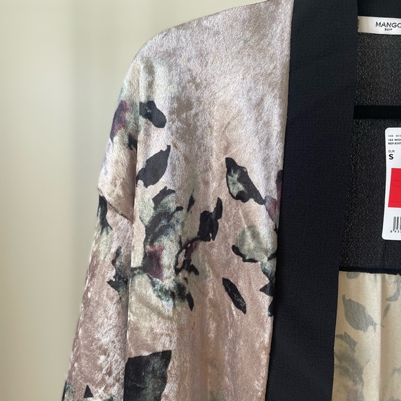 Floral Velvet Kaftan - Picture 6 of 6